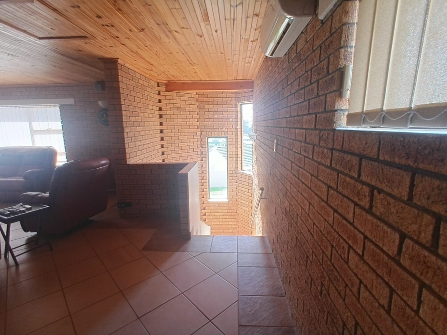 To Let 3 Bedroom Property for Rent in Dana Bay Western Cape